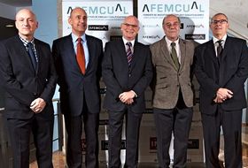 Los miembros de la Mesa redonda del Foro abierto de izquierda a derecha, Vicente González (OPAL), Fernando Zárraga (Parc cientific), Elías Amor (moderador), José Luis Fernández (USO) y Andrés Mínguez (Afemcual)