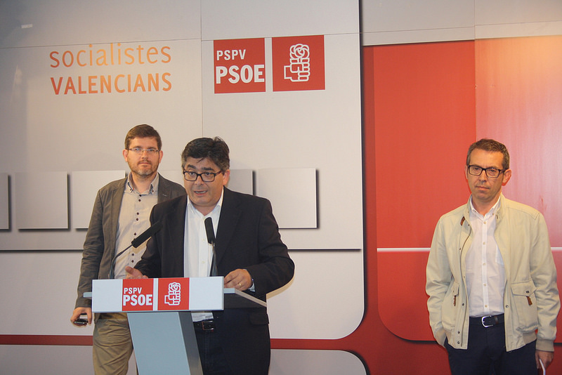 Ignacio Urquizu junto a Alfred Boix y Víctor Sahuquillo durante la rueda de prensa