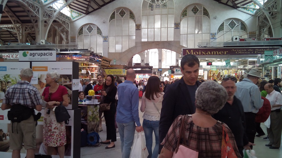 Toni Cantó en el Mercado Central
