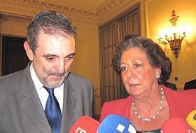 El presidente de Telefónica España, Luis Miguel Gilpérez, y la alcaldesa de Valencia