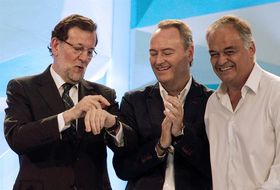 Rajoy junto a Fabra y González Pons