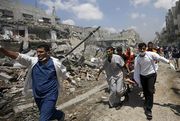 Casi cien palestinos y 13 soldados israelíes muertos en el día más cruento
