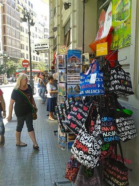 Tienda de souvenirs en el centro de Valencia
