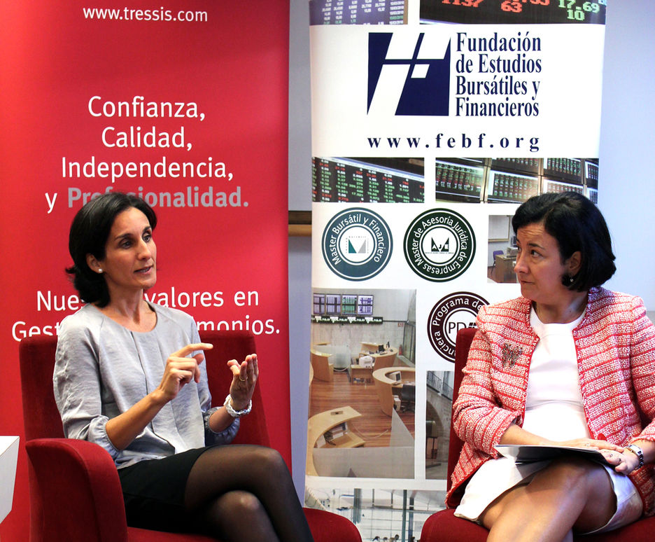 S. Santamaría (i.) e Isabel Giménez, directora general de la FEBF