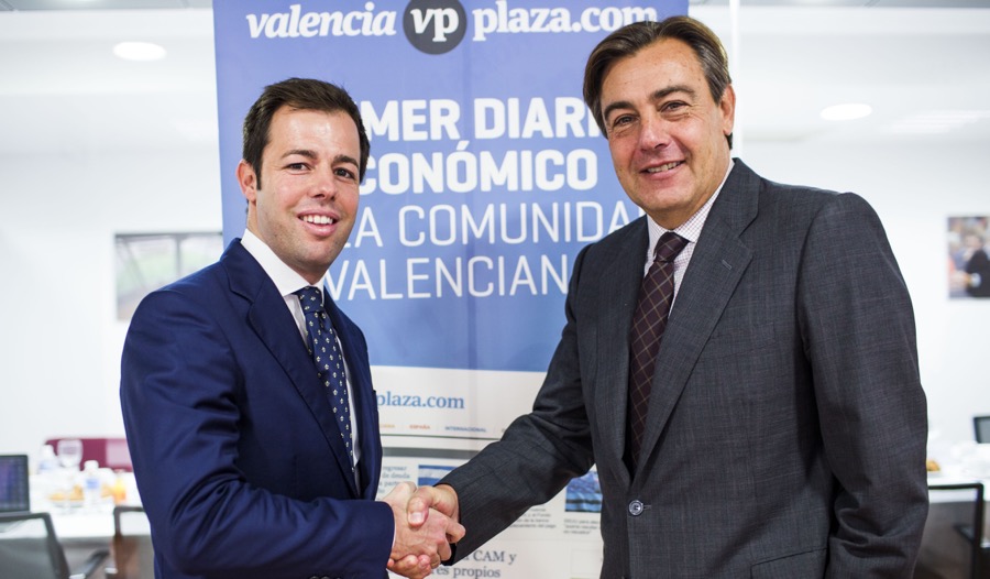 Manuel Casanova y Enrique Lucas, tras la firma del acuerdo entre Valencia Plaza y Talentum
