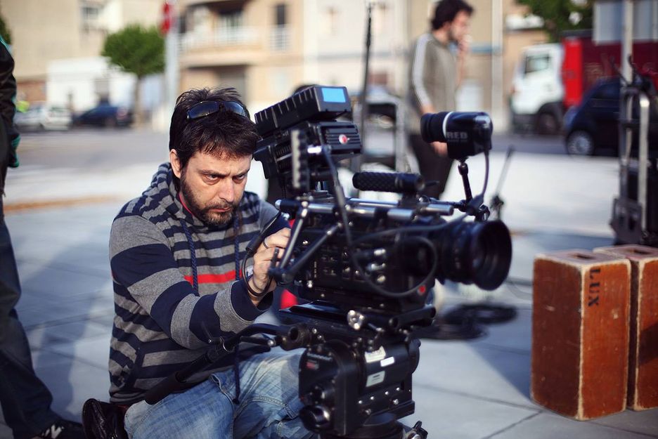 El director de fotografía Willy Abad durante el rodaje de 'Reset' en Valencia.