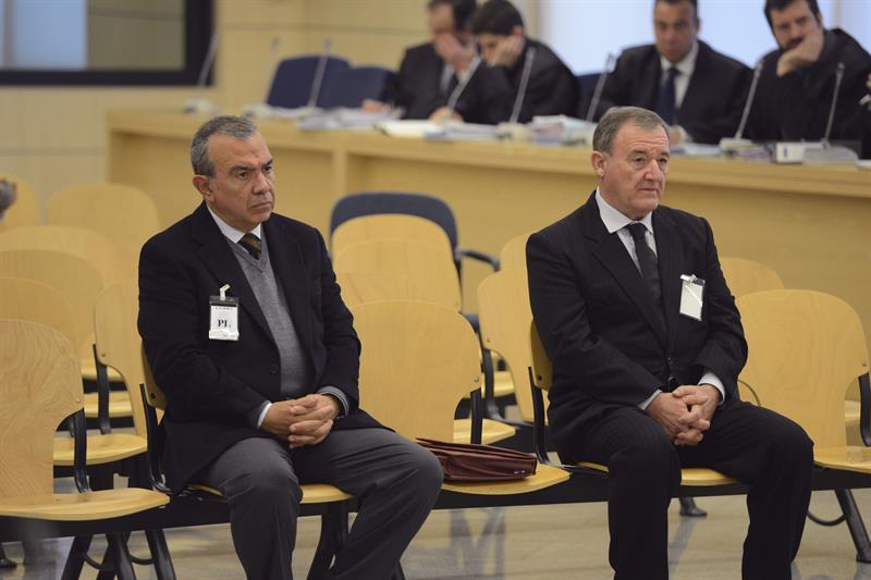 Roberto López Abad (izquierda) y Juan Ramón Avilés este jueves en el juicio | Efe