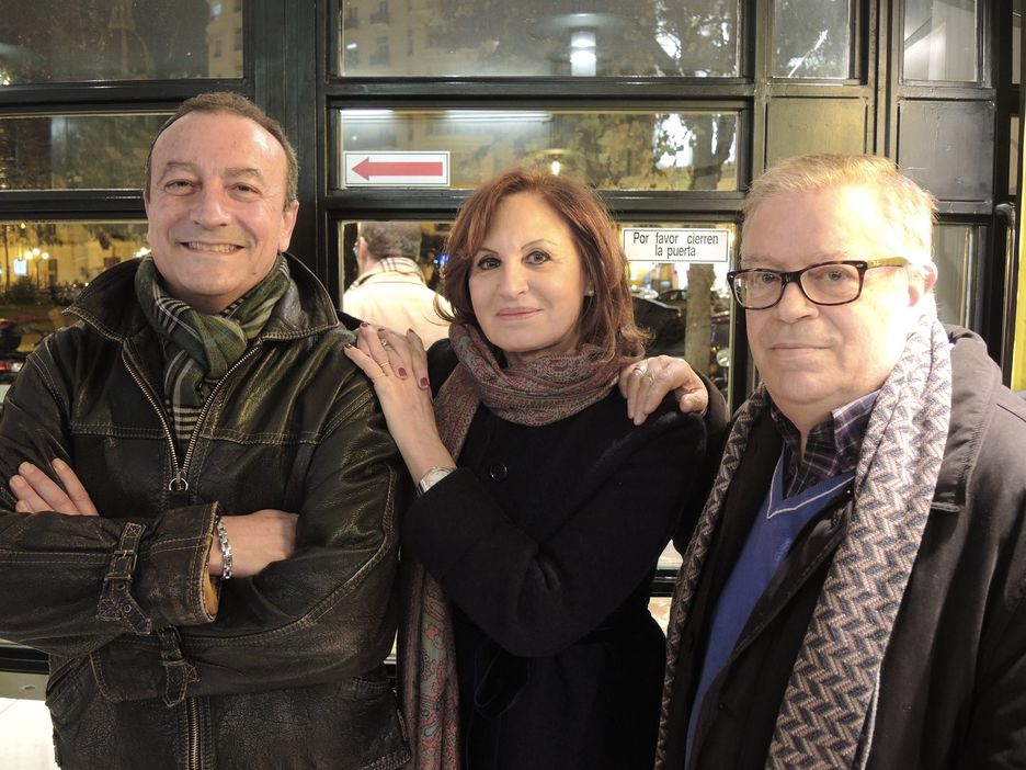 Manel Chaqués, Pilar Labrada y Rafa Gasent, durante el estreno de 'Crímenes ejemplares'.