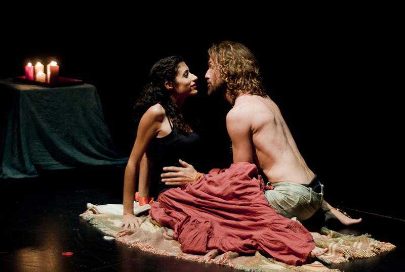 Un momento de la representación de 'Romeo y Julieta'.