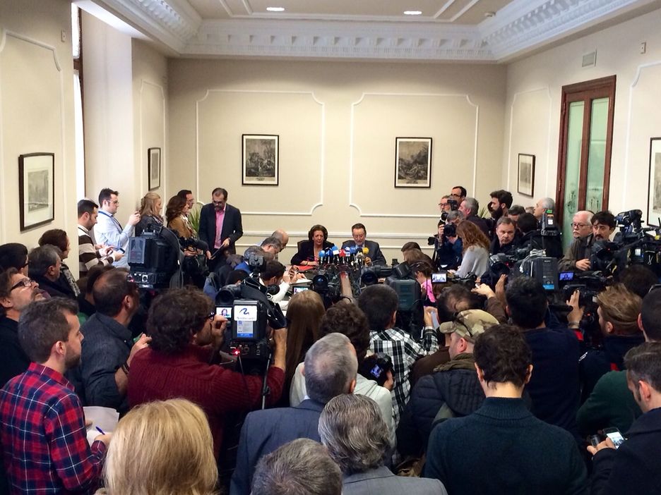 Máxima expectación en la rueda de prensa en la que Alfonso Grau ha anunciado su dimisión