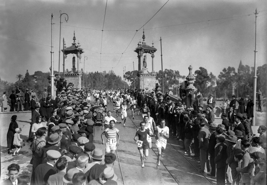 Carrera popular en Valencia en los años veinte. FOTO: LUIS VIDAL CORELLA.