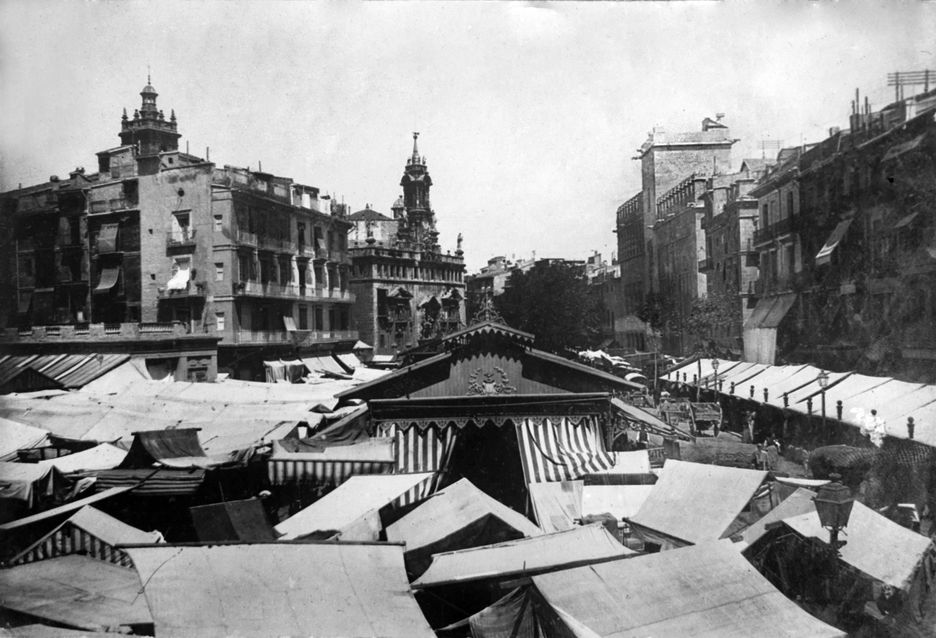 Plaza del Mercado de Valencia a finales del XIX. FOTO: MARTÍN VIDAL ROMERO.