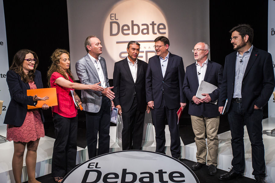 Oltra (Compromís), Punset (C's), Fabra (PP), Guzmán (Cadena Ser), Puig (PSPV), Montiel (Podemos) y Blanco (EU).
