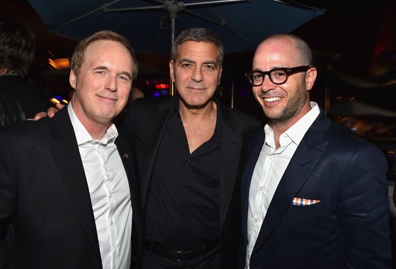 Bird, Clooney y Damon Lindelof, coguionista, el día del estreno de 'Tomorrowland' en Los Ángeles.