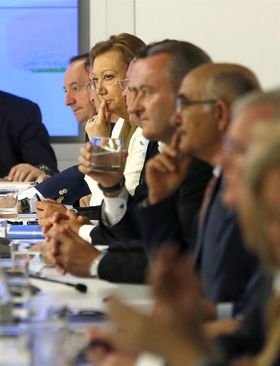 Fabra, con otros líderes del PP, en el CEN | EFE