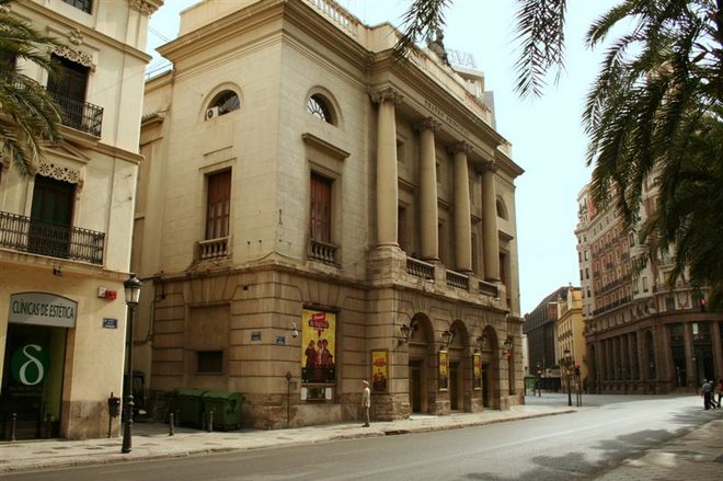 Fachada del teatro Principal de Valencia, sede de Teatres.