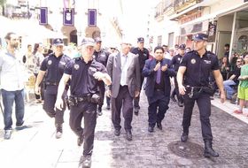 Ciro Palmer (C's), escoltado por la policía el pasado sábado