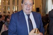 Vicente Boluda recibe el premio Carus Excellence.