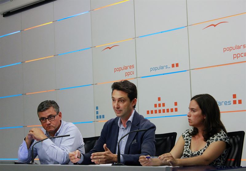 Cristóbal Grau, Vicente Betoret y Belén Hoyo, en la rueda de prensa de este jueves