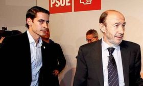 Carlos Fernández junto a Pérez Rubalcaba