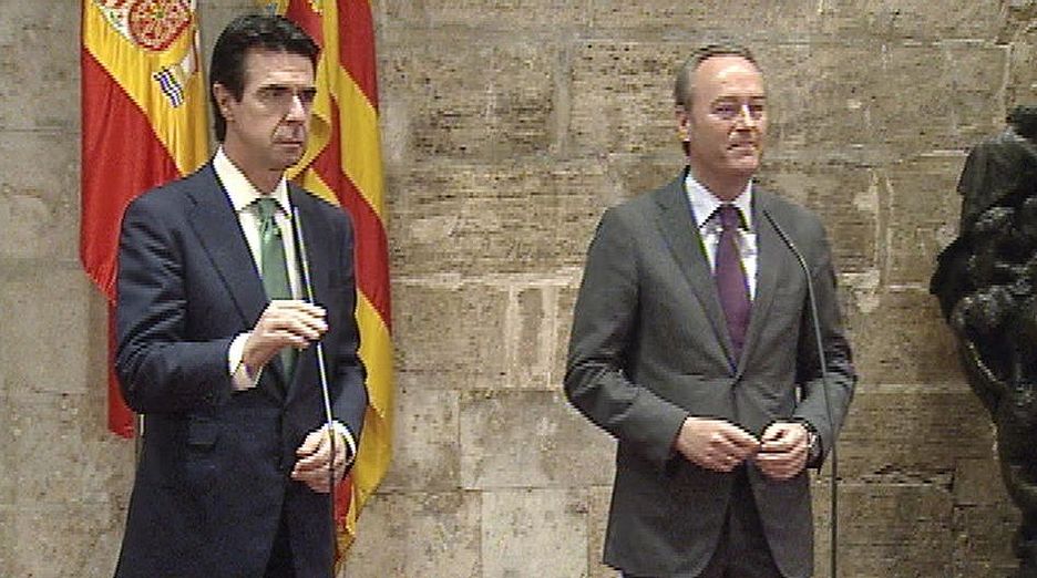 El ministro de Industria, Jose Manuel Soria, y el presidente valenciano, Alberto Fabra