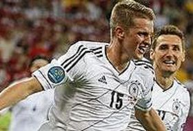 Bender hizo el gol de la victoria alemana
