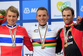 Hagen (2º), Gilbert (1º), Valverde (3º)