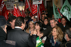 Protestas sindicales en febrero ante el secretario autonómico Pedro García Ribot