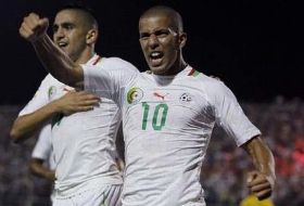 Feghouli celebra un gol con Argelia 