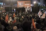 Arranque de la jornada de huelga, anoche en Sol (Madrid) con los dirigentes sindicales