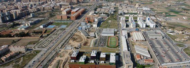 Campus de la UPV y de la UV a un lado y otro de la Avenida de los Naranjos, en Valencia