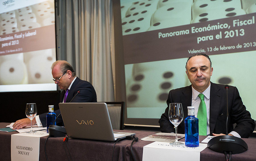 JORNADA APD SOBRE PANORAMA ECONÓMICO Y FINANCIERO EN 2013 (FOTOS: EVA MAÑEZ)