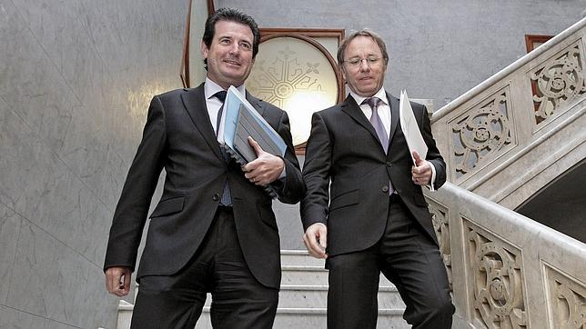 El vicepresidente José Císcar con el conseller de Hacienda, Juan Carlos Moragues
