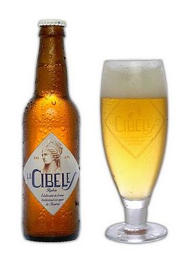 La Cibeles, 'la cerveza que tiene un monumento'