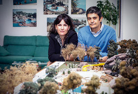 Mercedes Ferrús y Amós Casas (foto de V. Sánchez publicada en la revista Emprendedores)