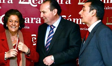 La alcaldesa, junto a José Vicente Morata (cámaras) y Salvador Navarro (CEV)