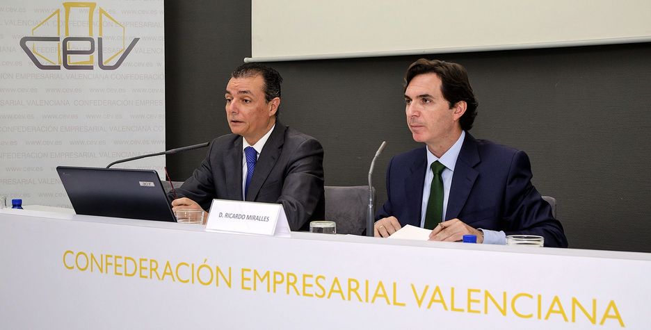 Salvador Navarro, presidente de CEV, y Ricardo Miralles, secretario general.