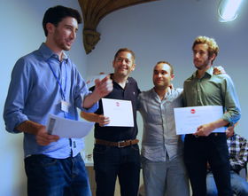  Los ganadores de la segunda All Startup, Jose Julián López, Carlos Moya y Miguel Millian,  con Jorge Dobón, CEO e impulsor de Momentum