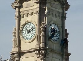 Reloj del Ayuntamiento de Valencia (Fuente: Diego Tórtola - http://www.fotocommunity.com)