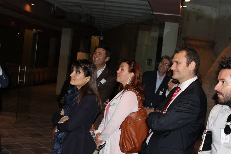 VISITA DE LOS SOCIOS DE LA ASOCIACIÓN ESPAÑOLA DE DIRECTIVOS A LA BODEGA MUSTIGUILLO (UTIEL)