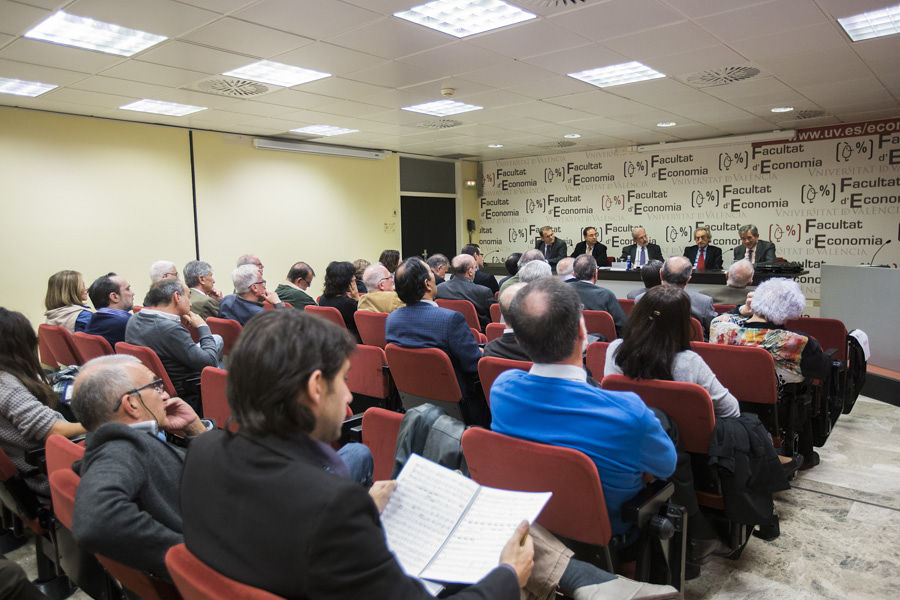 HOMENAJE A ERNEST LLUCH POR LA FACULTAT D'ECONOMÍA (FOTOS: EVA MAÑEZ)