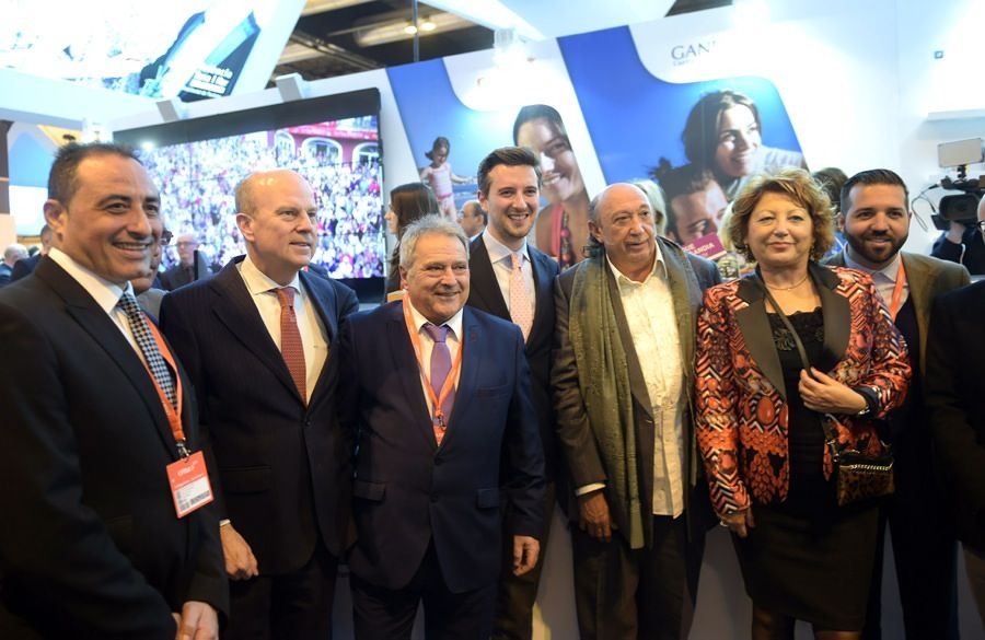 ALFONSO RUS REÚNE UNA CUMBRE DE CONSELLERS Y ALCALDES EN FITUR (FOTOS: RAQUEL ABULAILA)