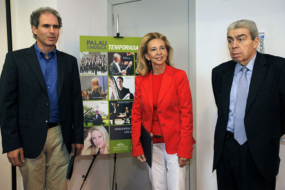 Traub, Beneyto y Almazán, en una rueda de prensa del Palau.