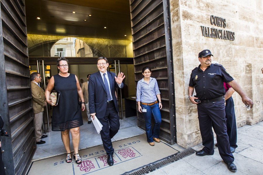 PLENO DE INVESTIDURA EN LES CORTS (FOTOS: EVA MÁÑEZ)