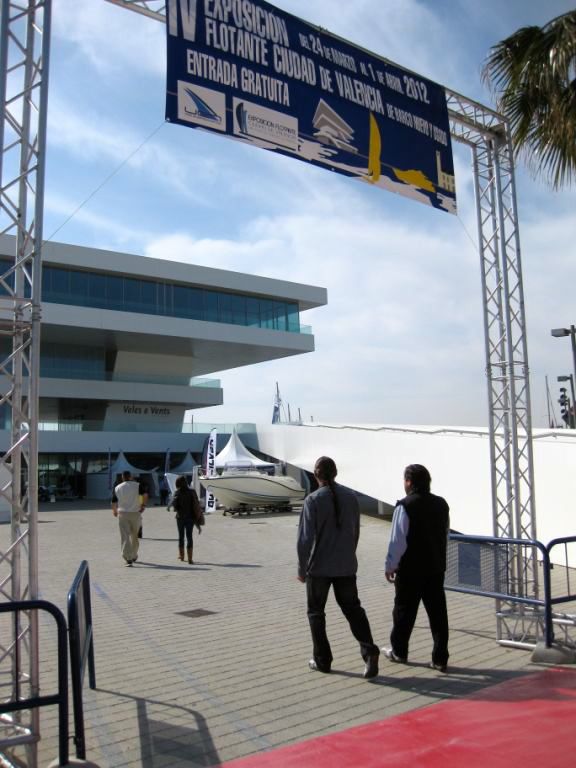 EXPOSICIÓN DE YATES Y BARCOS EN LA MARINA REAL DEL PUERTO DE VALENCIA