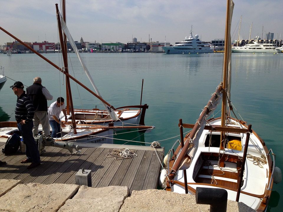 EXPOSICIÓN DE YATES Y BARCOS EN LA MARINA REAL DEL PUERTO DE VALENCIA