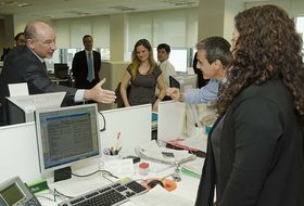 Rodrigo Rato visita las oficinas de Bankia en Bancaja