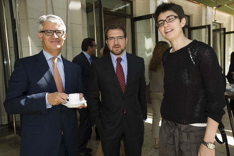 LA CAIXA, CUATRECASAS Y APD ANALIZAN LAS REFORMAS (Fotos: Eva Mañez)