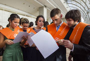 TAMBIÉN ES SOCIEDAD CIVIL: LA FACULTAD DE ECONOMÍA LICENCIA A SUS GRADUADOS (FOTOS EVA MAÑEZ)